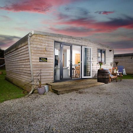 Wheal Prosper- Beautifully Fitted Wooden Lodge Helston Cornwall Esterno foto
