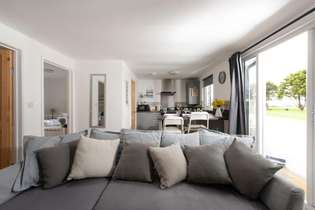 Wheal Prosper- Beautifully Fitted Wooden Lodge Helston Cornwall Esterno foto