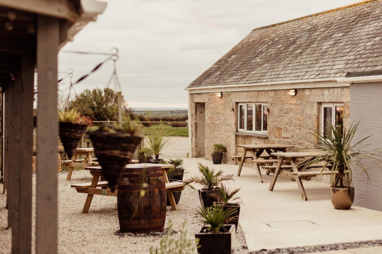 Wheal Prosper- Beautifully Fitted Wooden Lodge Helston Cornwall Esterno foto